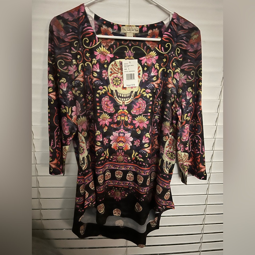 New with Tags. Sugar Skull top for Halloween